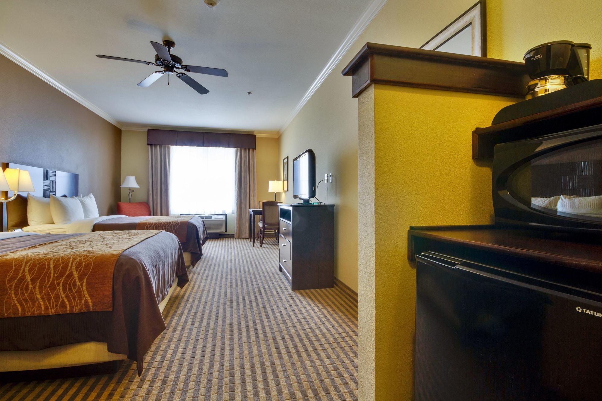 Comfort Inn & Suites Fort Worth - Fossil Creek Exterior photo